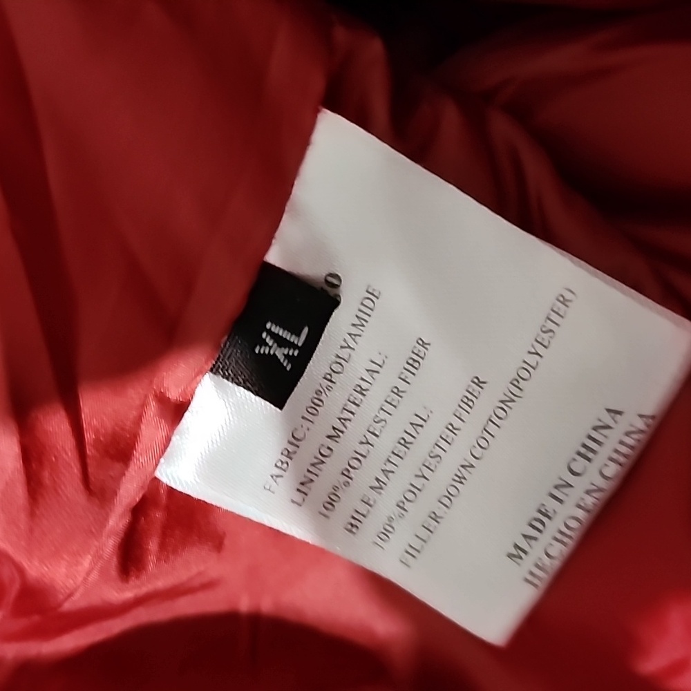 Avilego Red Full Zip  Puffer Vest with Hood - Picture 7 of 7